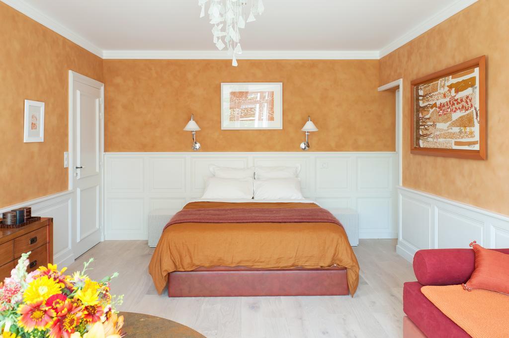 Rust-Colored Suite Private Hammam