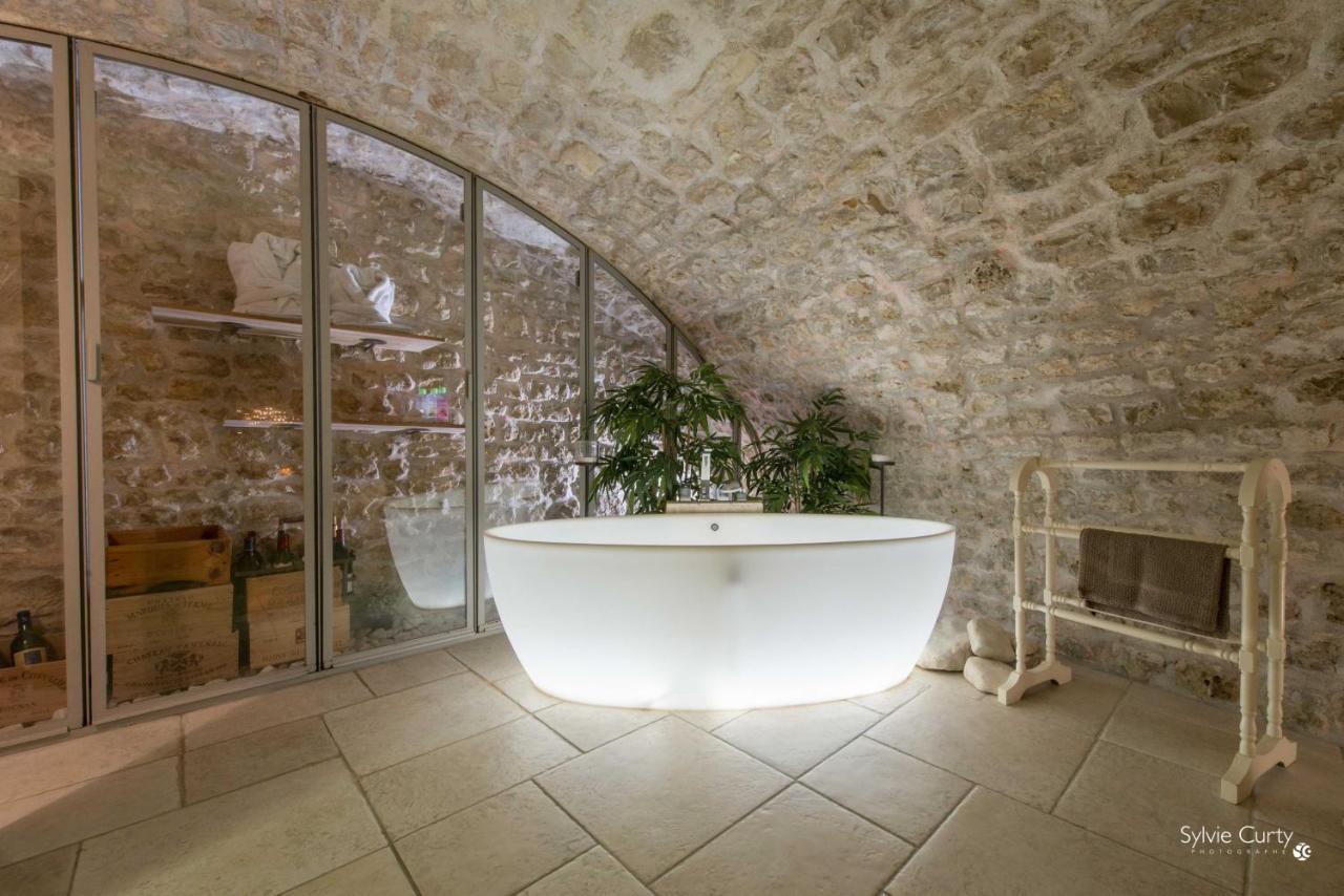 Deluxe Double Room Bath