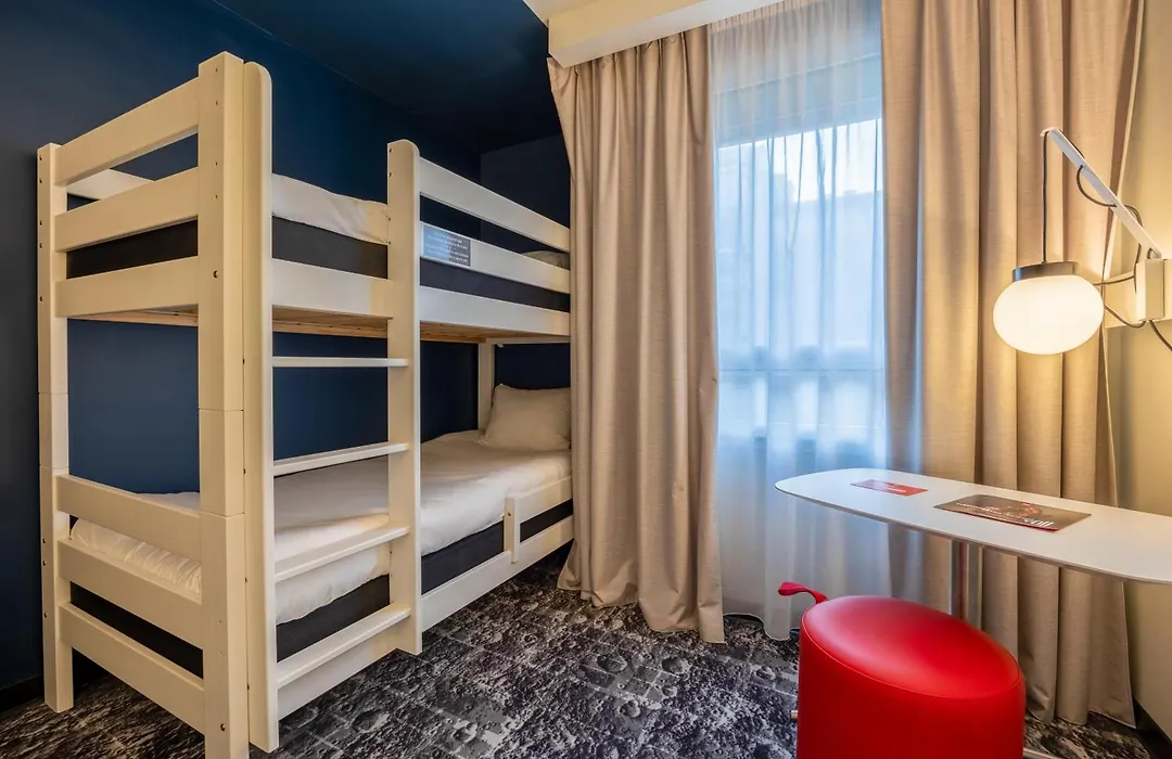 ibis La Rochelle Centre Historique-1